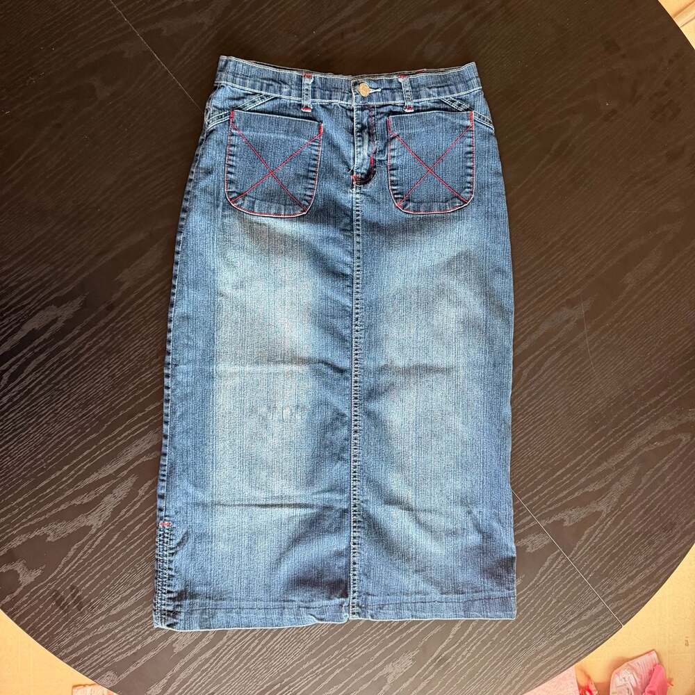 CJ Jeans Women's Blue Denim Mid-Length Skirt with Red Contrast Stitching Detail